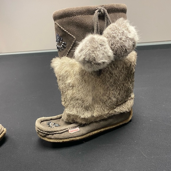 Women’s SoftMoc Mukluks - Picture 6 of 11